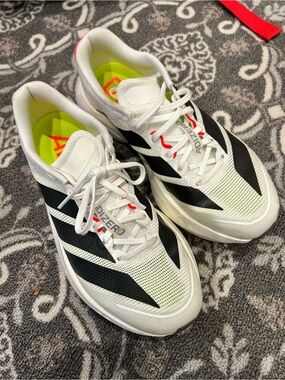 EUC adidas Boston 13 size 6